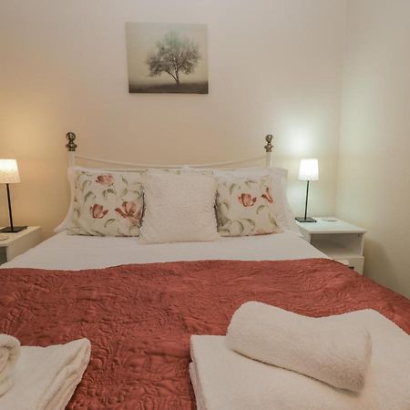 Appartamento Robins Nest Whitby Esterno foto
